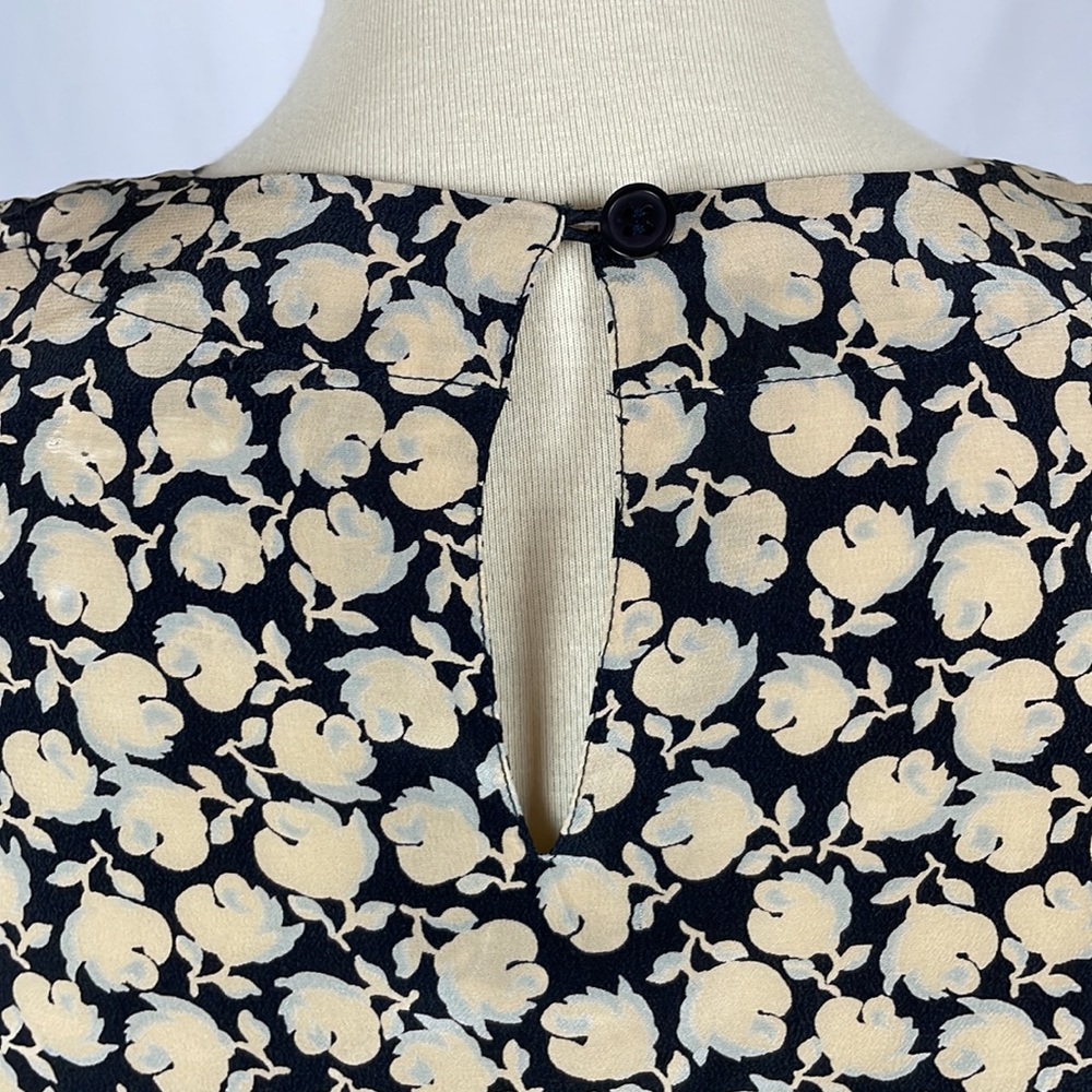 NWT Douglass 100% Silk Tan & Black Floral Blouse w/Back Keyhole - Size Medium - Picture 8 of 14
